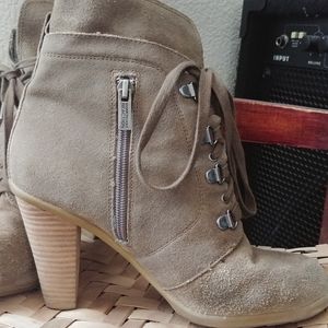 Kenneth Cole reaction booties